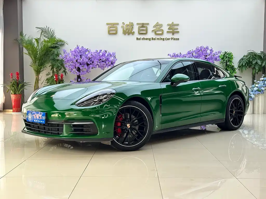 Porsche Panamera 2019 — фото 1