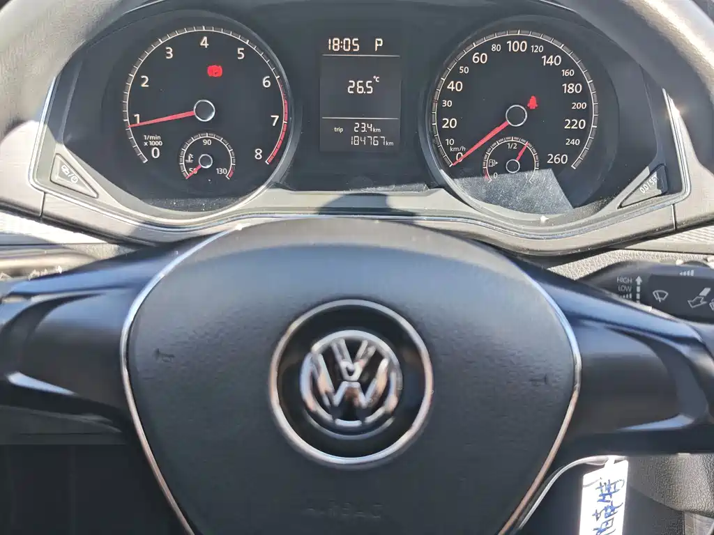 Volkswagen Passat 2017 — фото 12