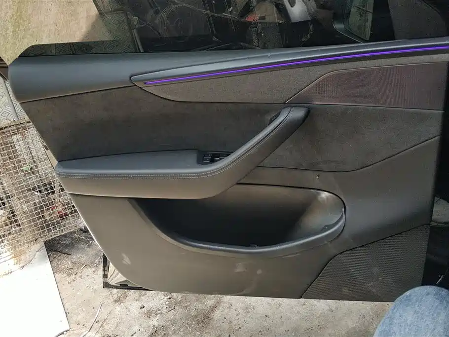 Tesla Model Y L 2026