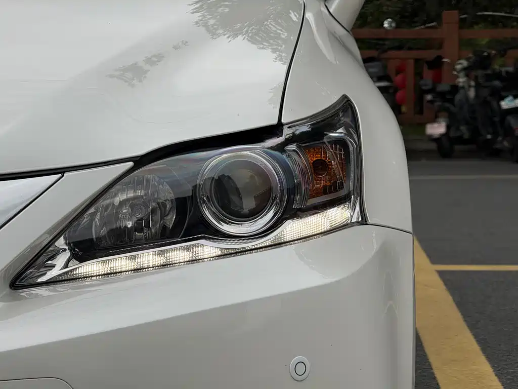 Lexus CT 2018 — фото 10