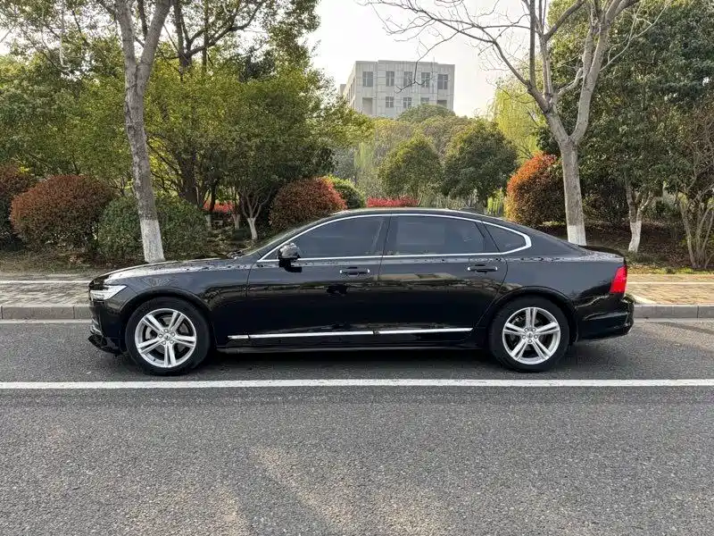Volvo S90 2019 — фото 13