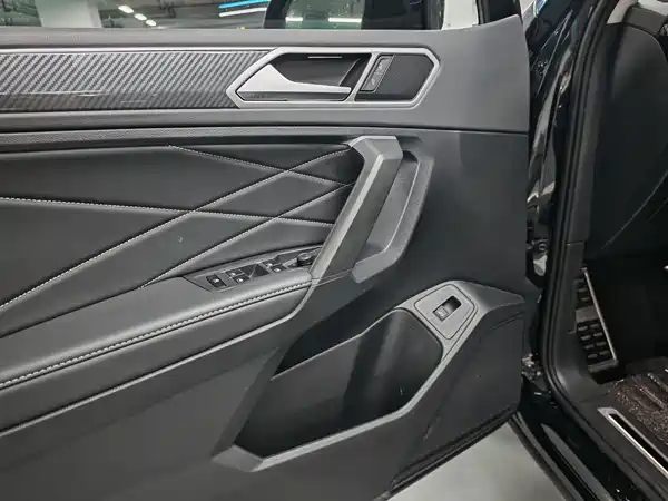 Volkswagen Tiguan L 2023