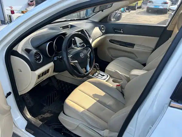 Changan Eado 2015