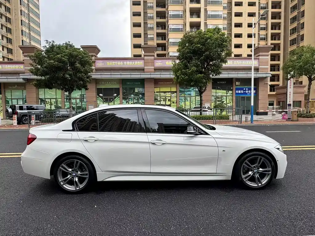 BMW 3 Series 2019 — фото 4