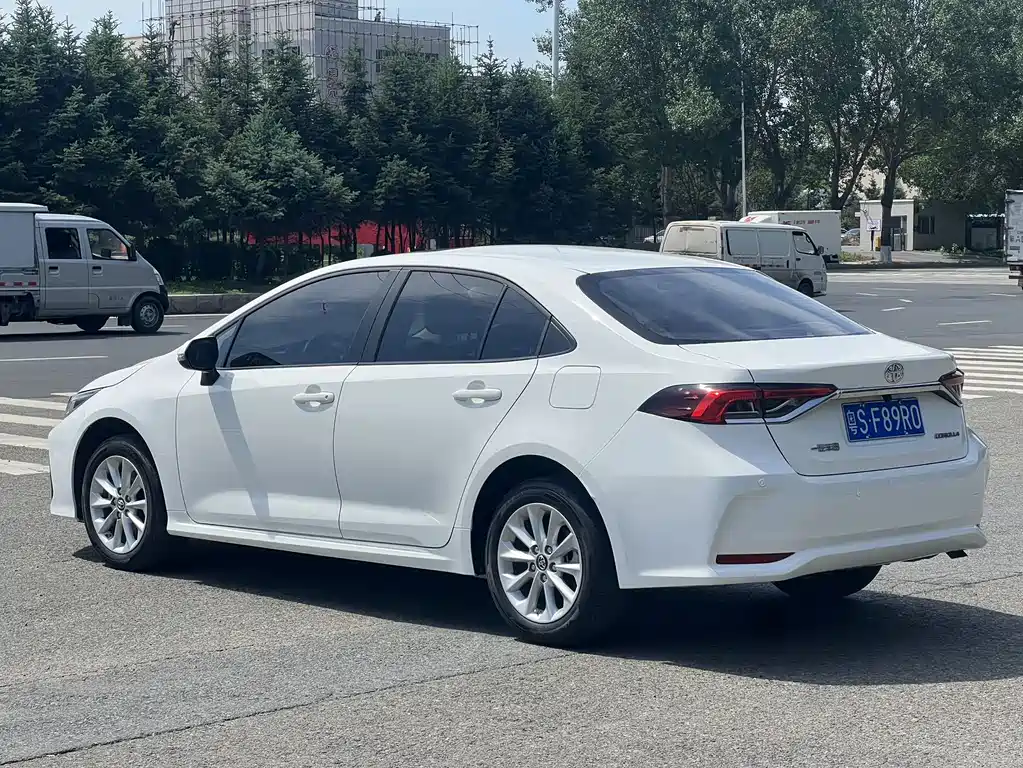 Toyota Corolla 2022 — фото 8