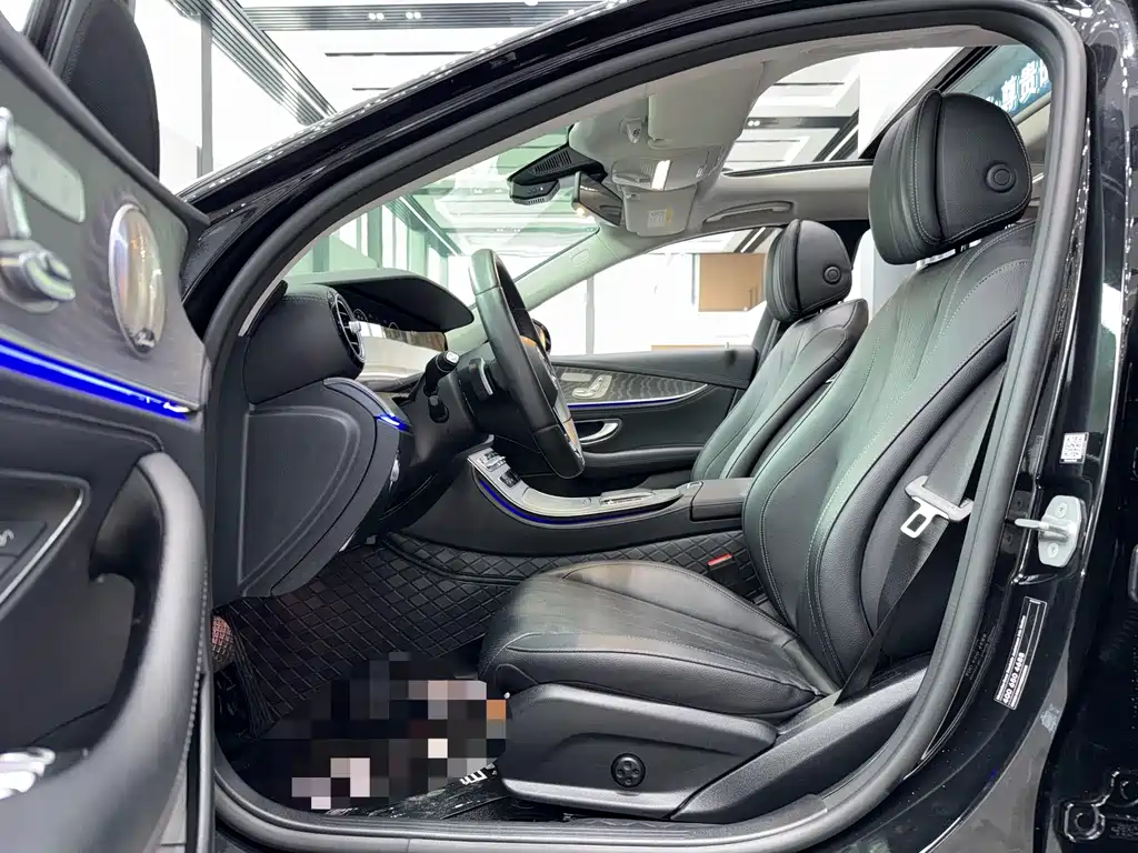 Mercedes-Benz E-Class 2022