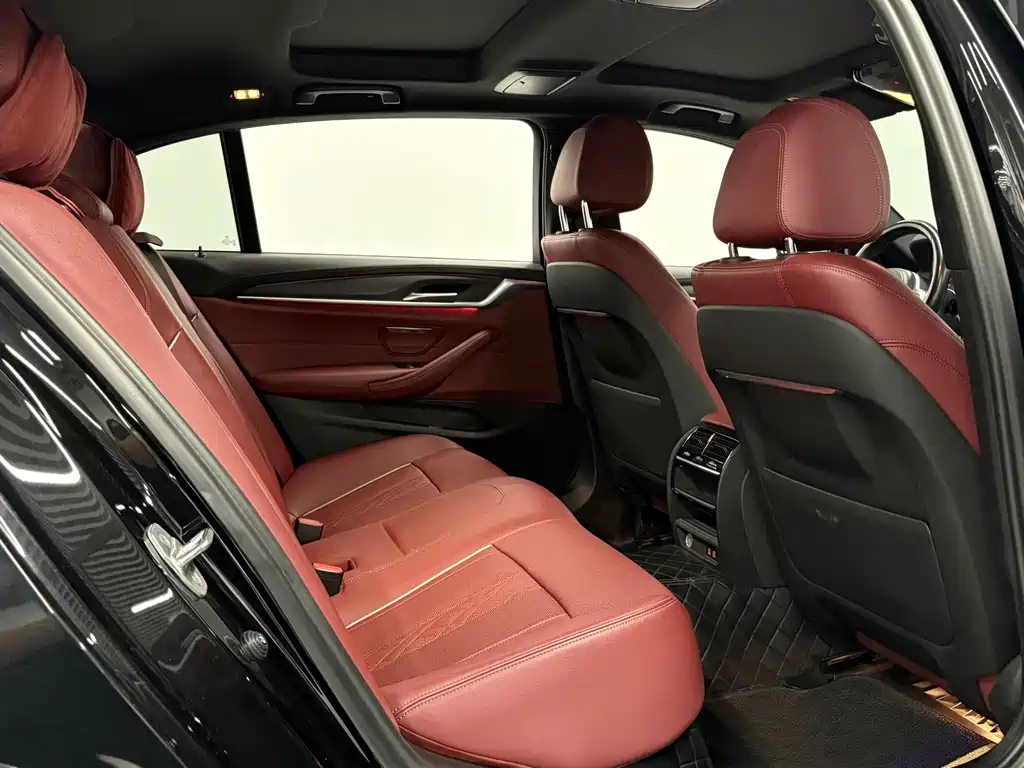 BMW 5 Series 2021