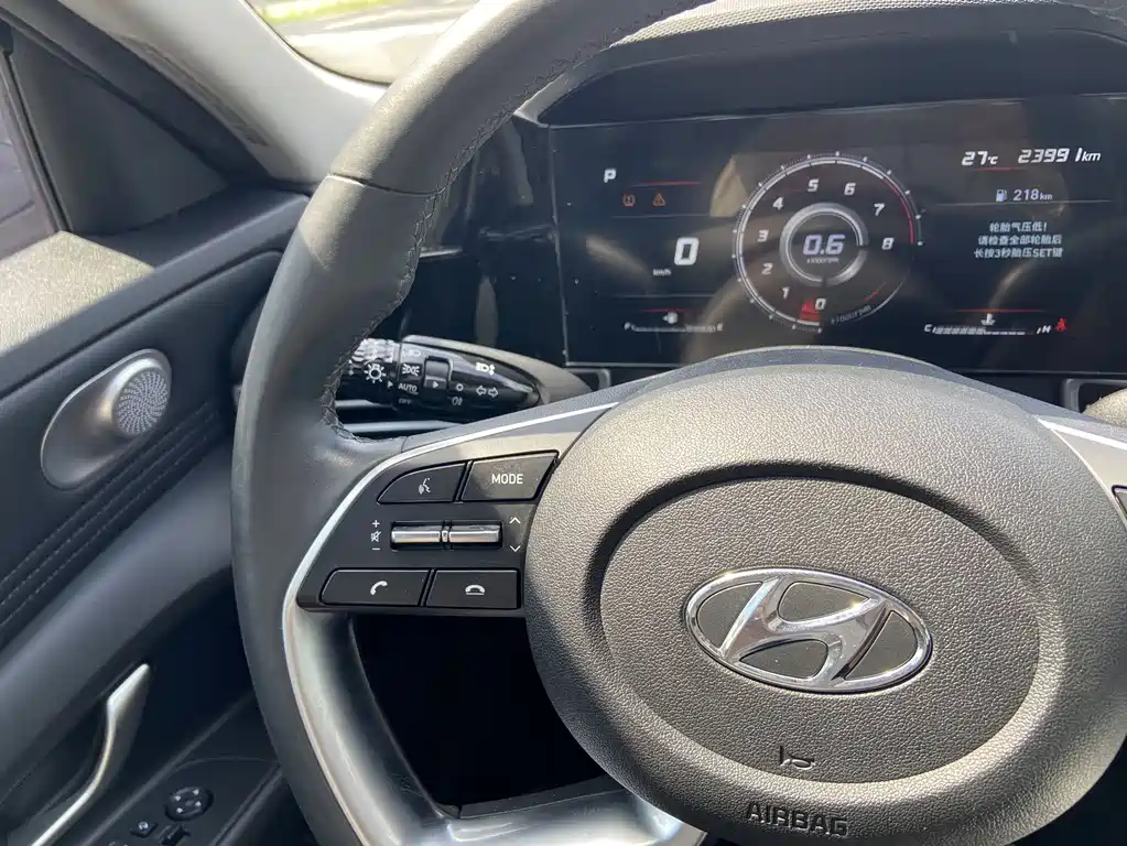 Hyundai Elantra 2021 — фото 12