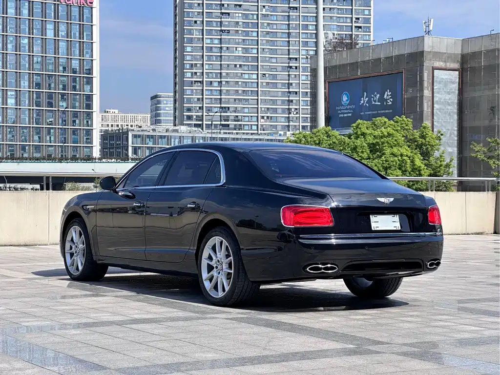 Bentley Flying Spur 2019 — фото 11