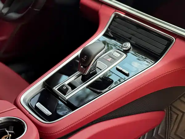 Porsche Panamera 2023