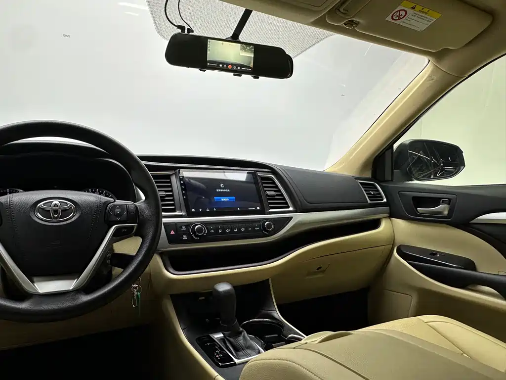 Toyota Highlander 2020 — фото 15