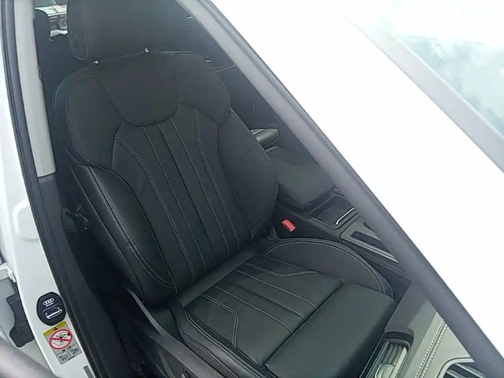 Audi Q5L 2022 — фото 25