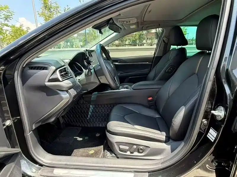 Toyota Camry 2022 — фото 3