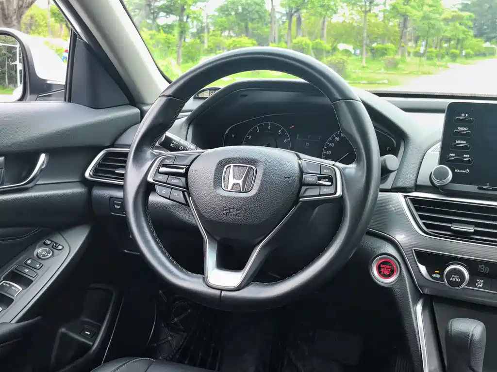 Honda Accord 2019 — фото 16