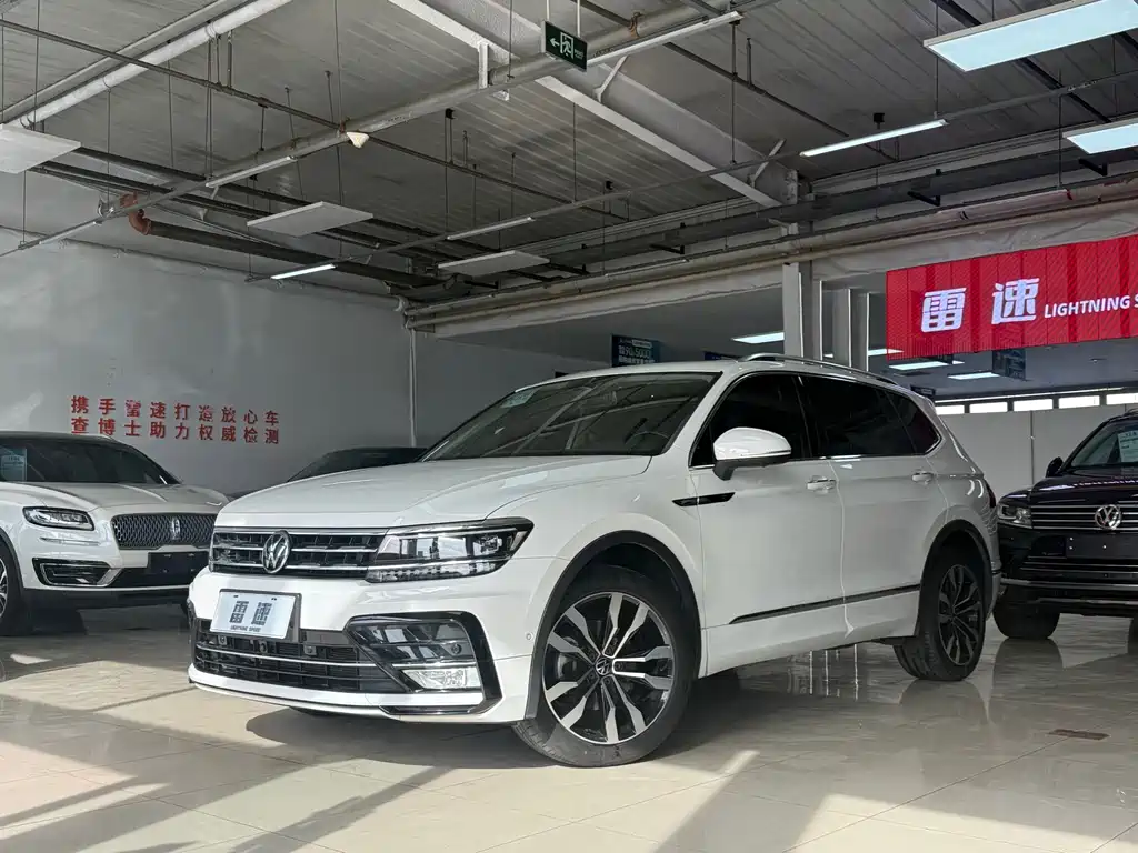 Volkswagen Tiguan L 2021 — фото 1
