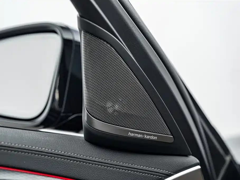 BMW 5 Series 2021 — фото 17