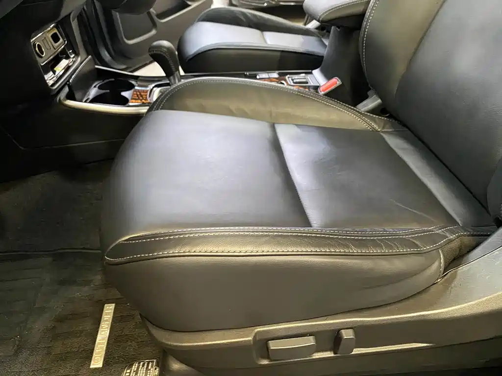 Mitsubishi Outlander 2020 — фото 17