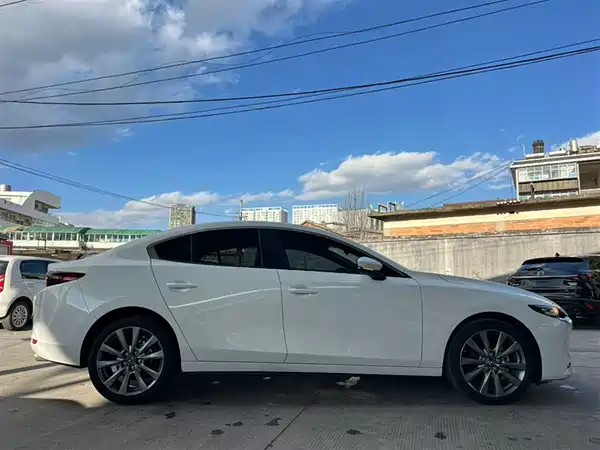 Mazda 3 Axela 2023