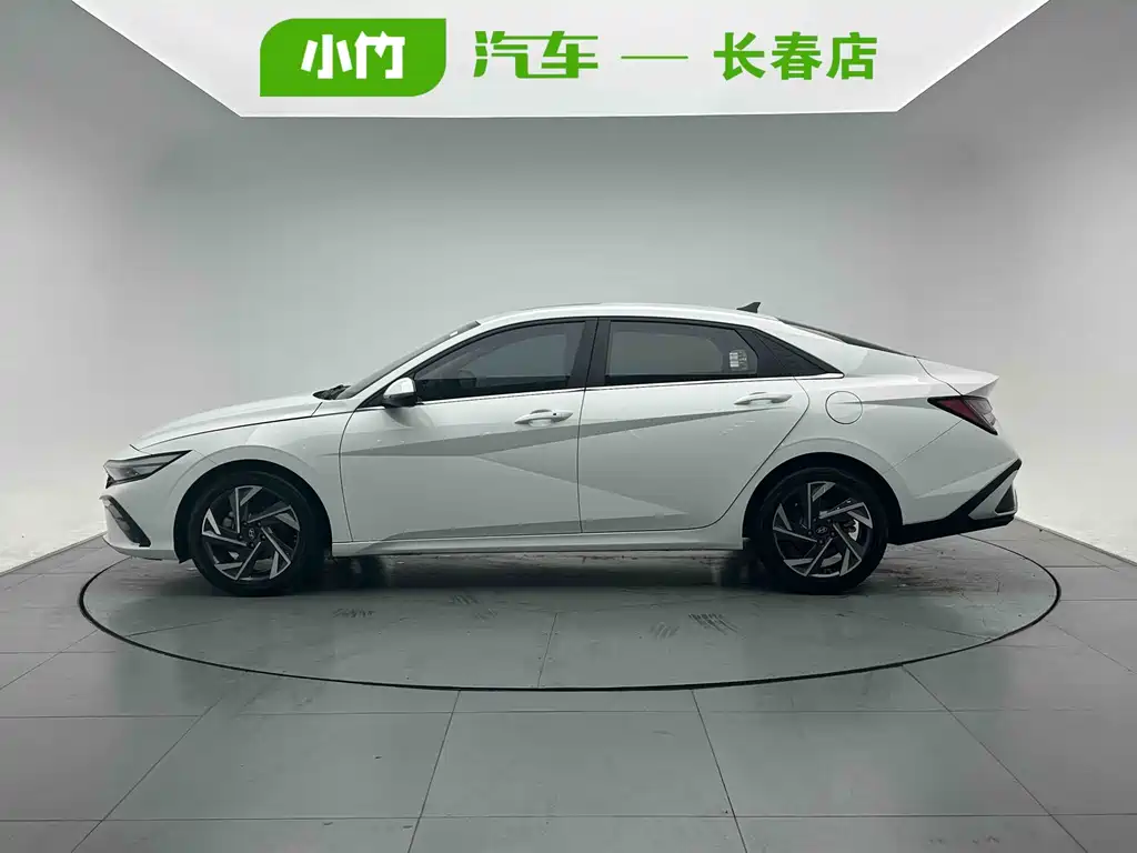 Hyundai Elantra 2023