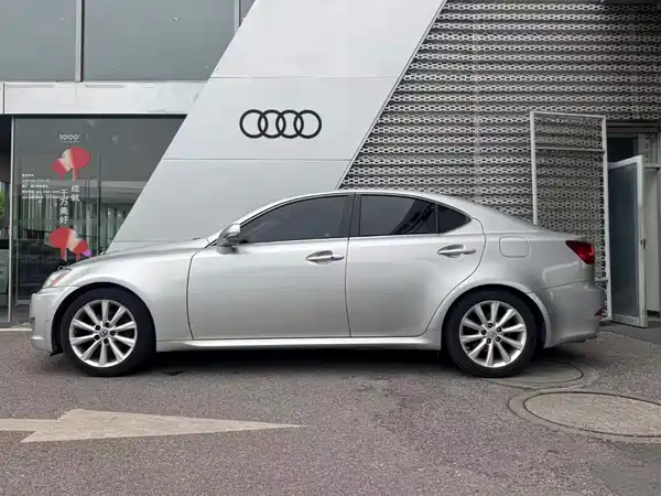Lexus IS 2008