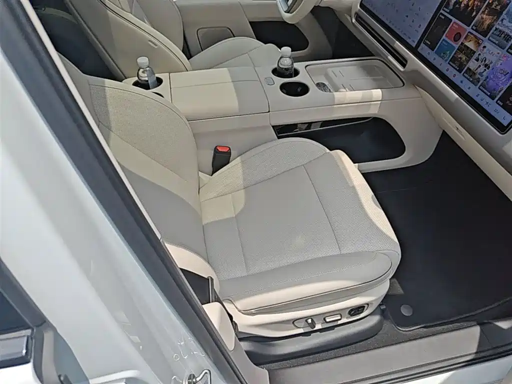 Li Auto i8 2026 — фото 25