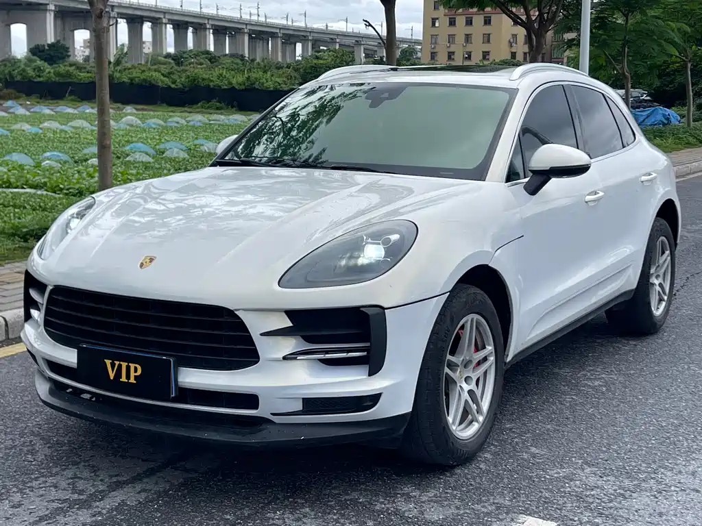 Porsche Macan 2019 — фото 1