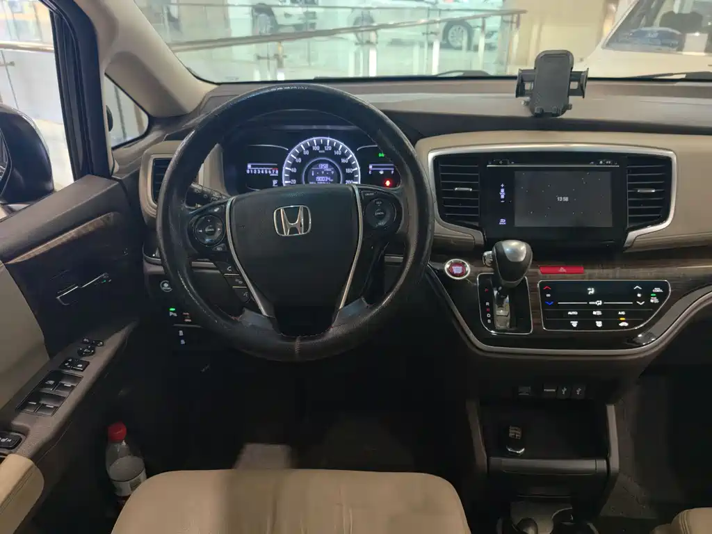 Honda Odyssey 2016 — фото 13
