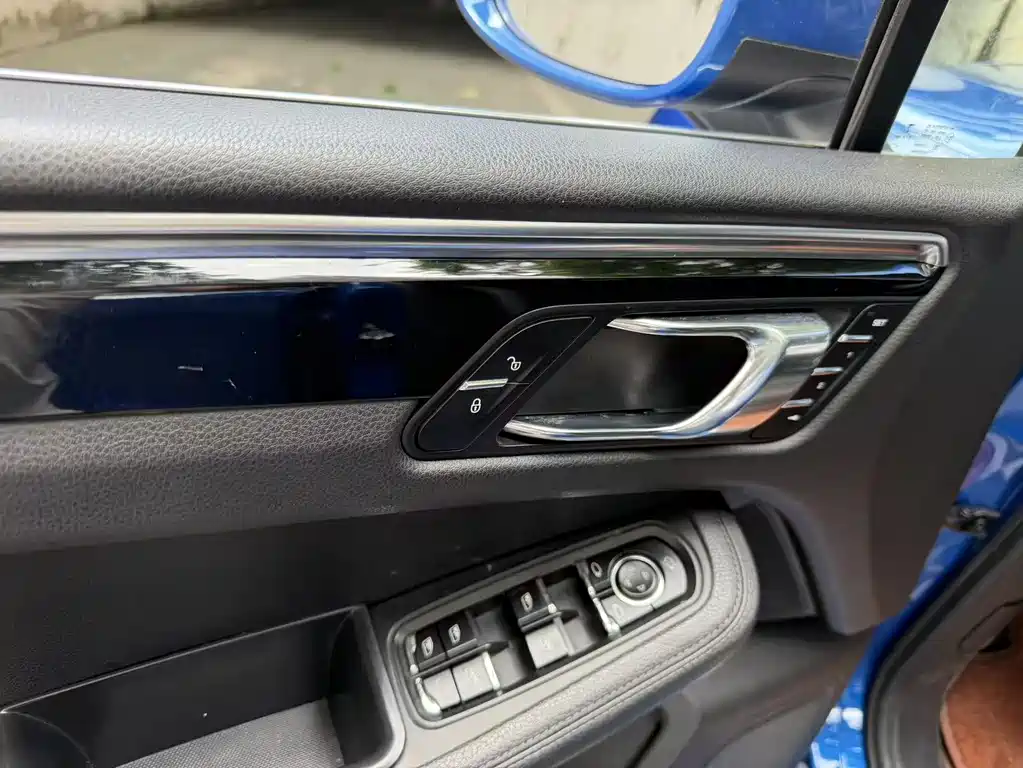 Porsche Macan 2016 — фото 12