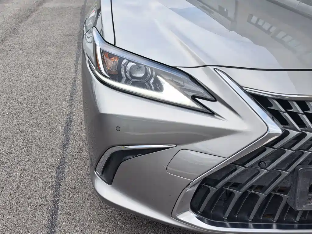 Lexus ES 2022 — фото 13
