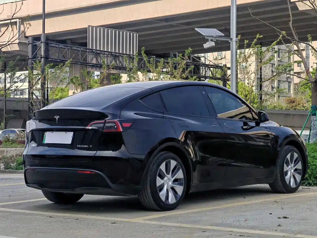 Tesla Model Y 2022 — фото 6