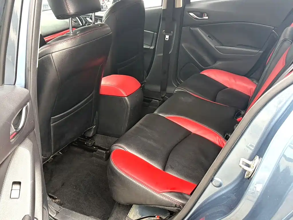 Mazda 3 Axela 2016