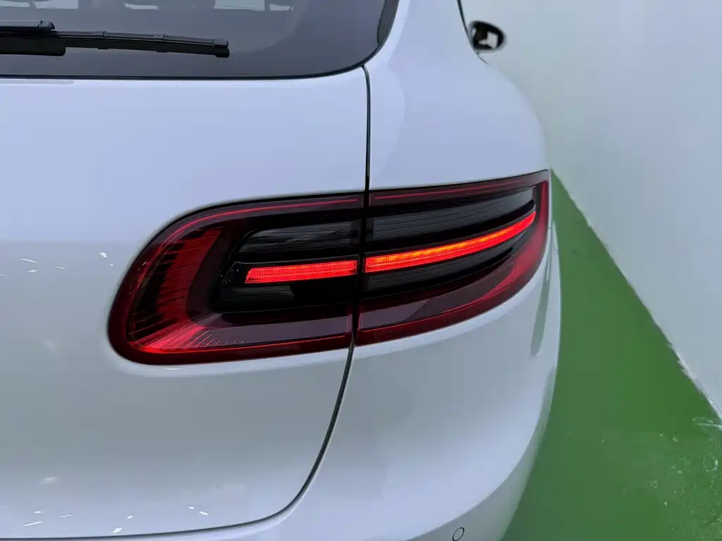 Porsche Macan 2016 — фото 27