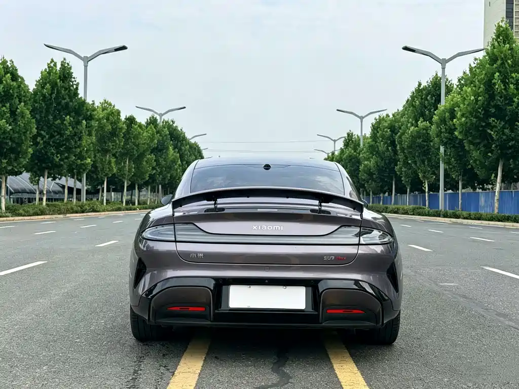 Xiaomi SU7 2025