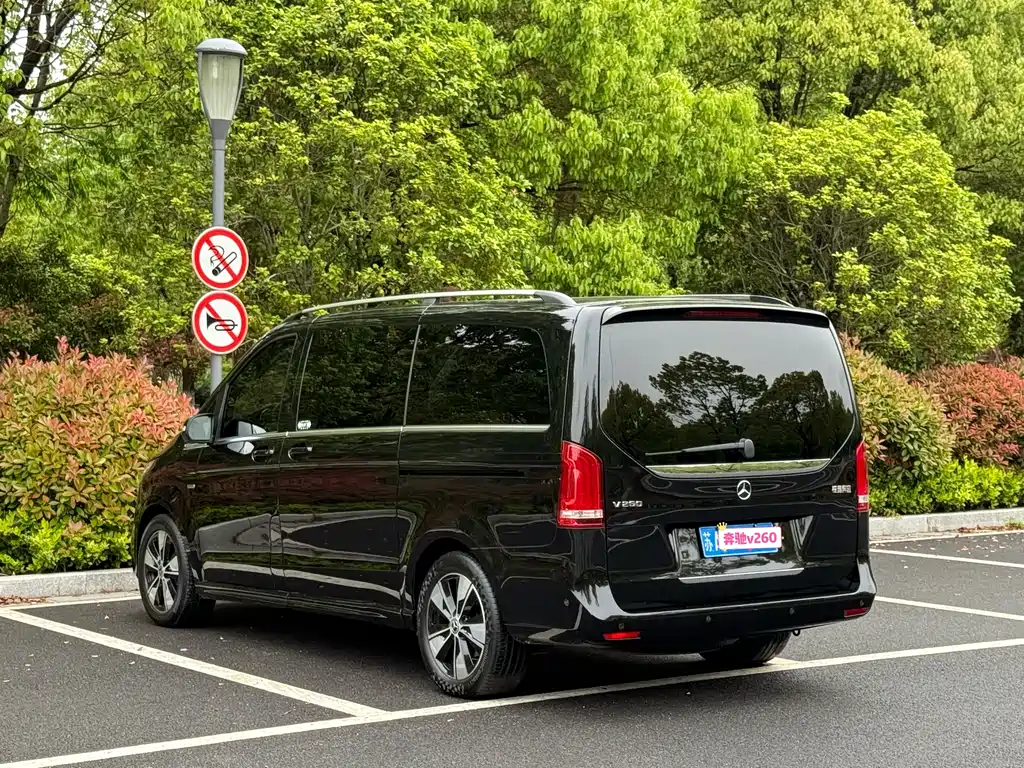 Mercedes-Benz V-Class 2021 — фото 4