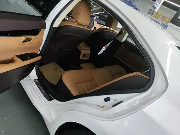 Lexus ES 2018