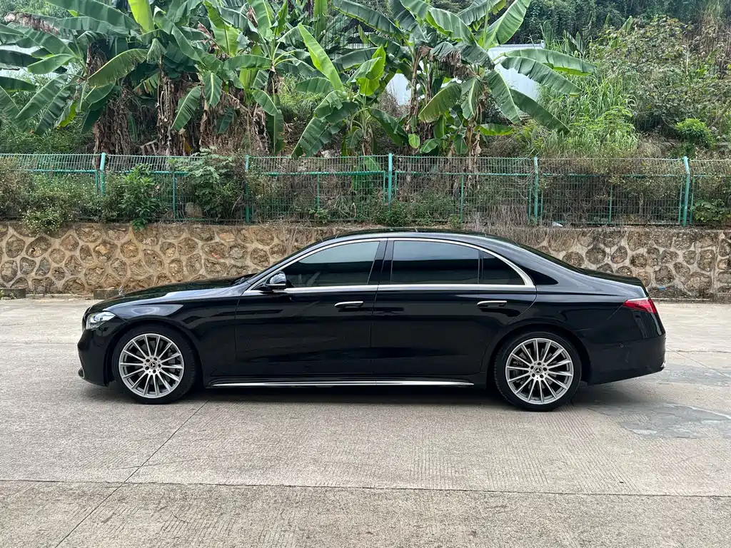Mercedes-Benz S-Class 2023