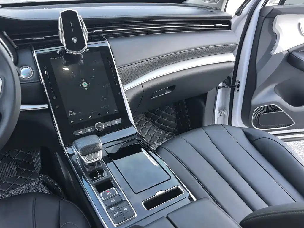 Roewe RX5 MAX 2020 — фото 13