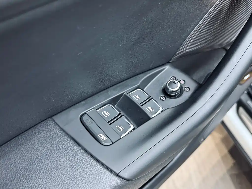 Audi Q3 2018 — фото 12