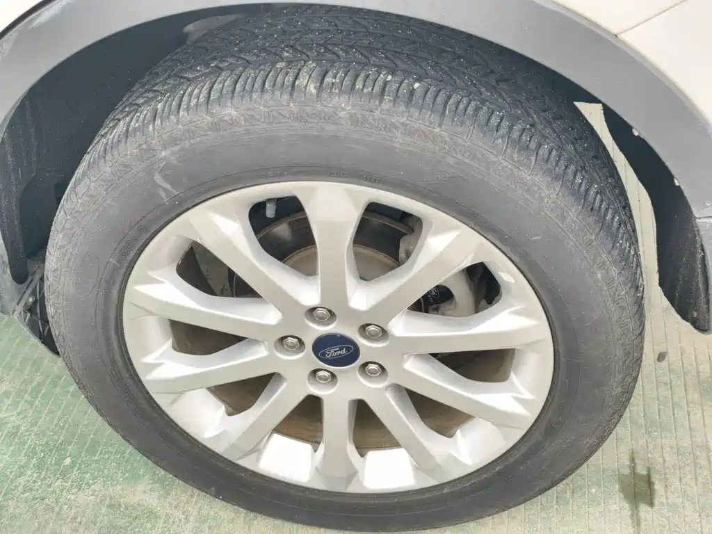 Ford Kuga 2014 — фото 16