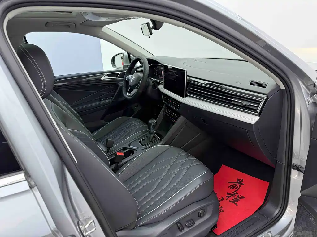 Volkswagen Tiguan L 2022 — фото 18