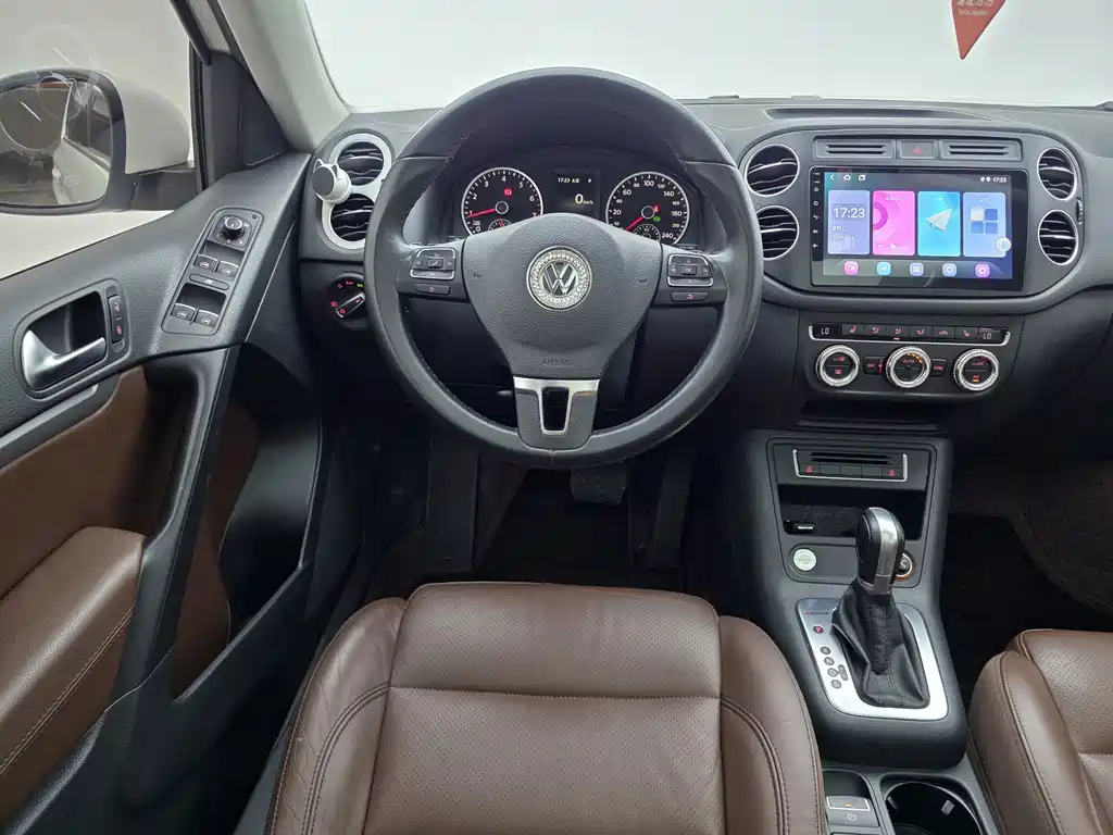 Volkswagen Tiguan 2015 — фото 14