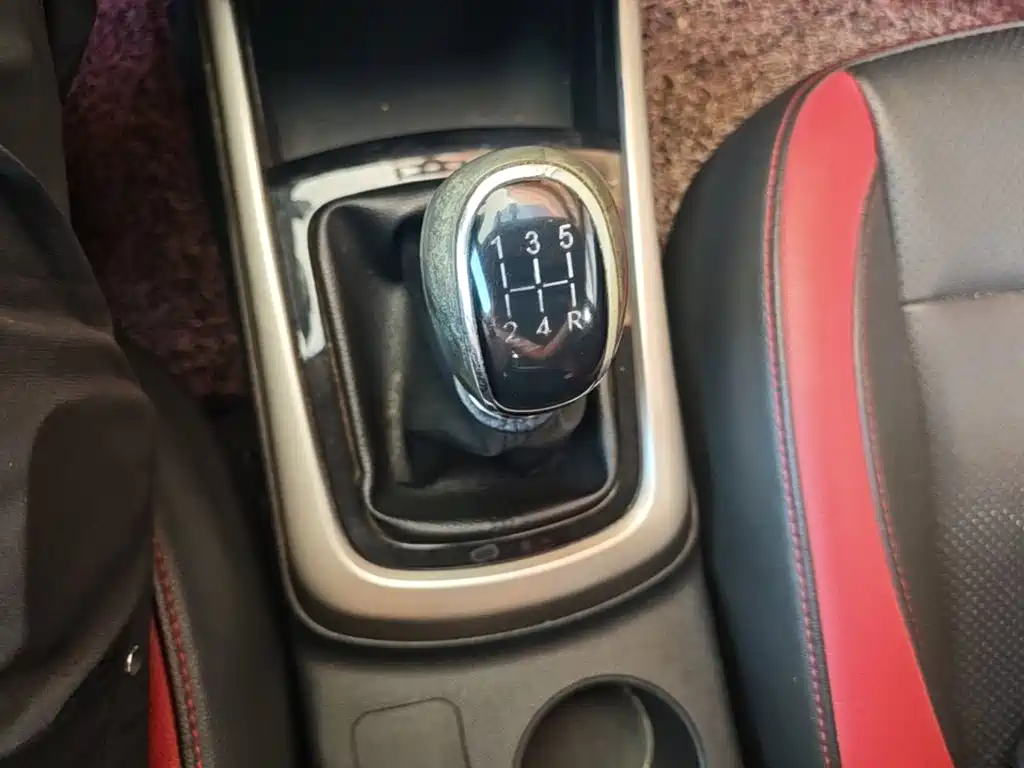 Changan Eado XT 2016 — фото 14
