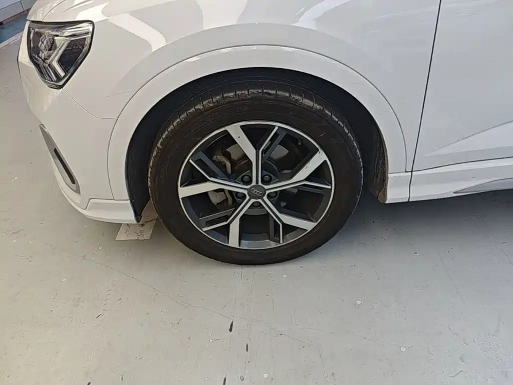 Audi Q3 Sportback 2021 — фото 23