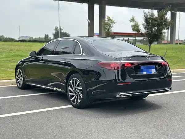 Mercedes-Benz E-Class 2024