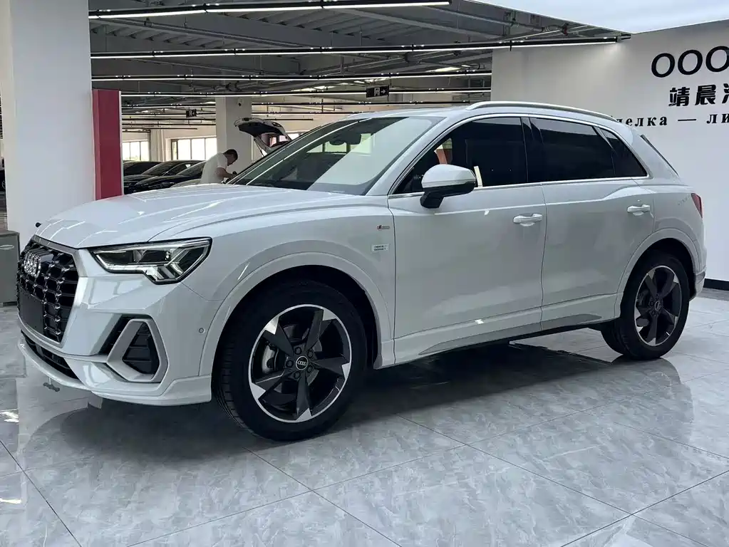 Audi Q3 2023 — фото 2