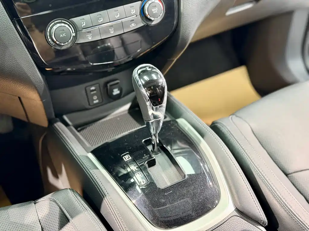 Nissan X-Trail 2018 — фото 12