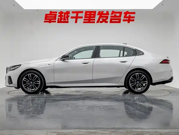 BMW 5 Series 2025