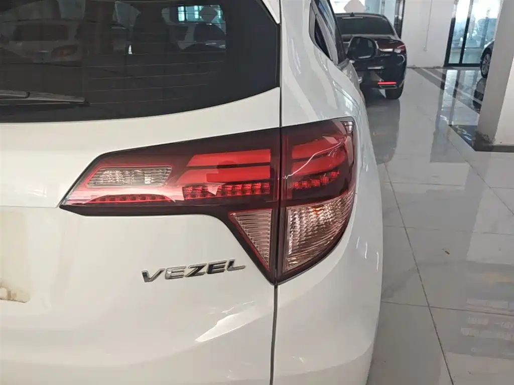 Honda Vezel 2018 — фото 8