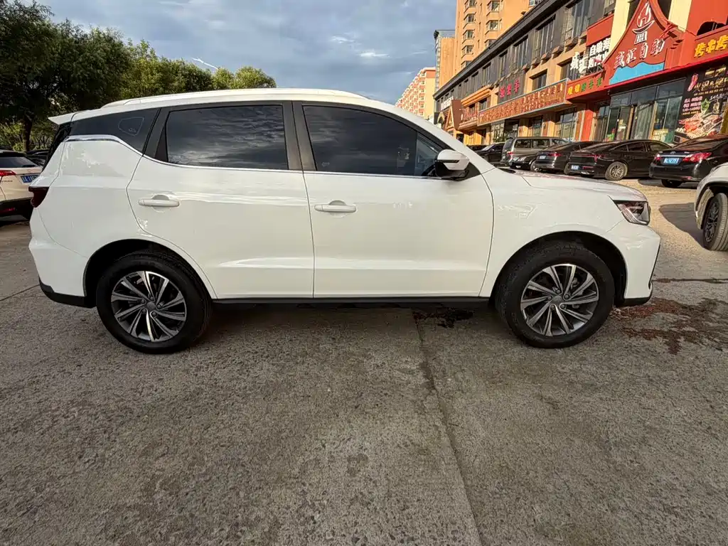 Geely Vision X6 2022