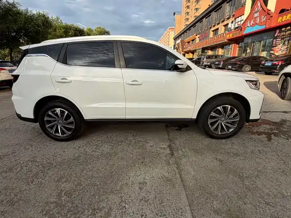 Geely Vision X6 2022